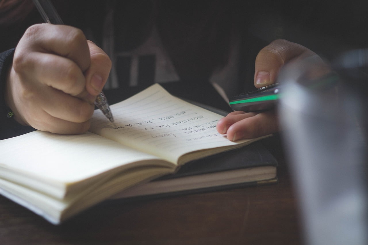 Как се пише: следобед или след обед? 3 notebook 2178656 1280