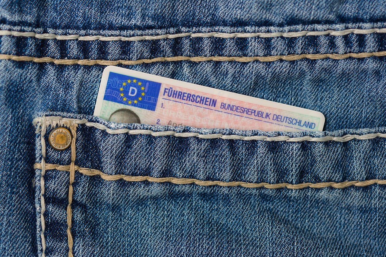 Големи промени за шофьорската книжка и „Гражданска отговорност” 3 drivers license 3605411 1280