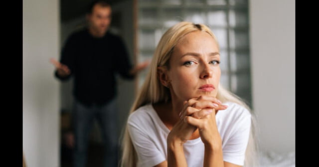 3 причини, поради които жените се развеждат на 40 и повече години: Едва когато остареят, осъзнават едно важно нещо 4 3 причини, поради които жените се развеждат на 40 и повече години: Едва когато остареят, осъзнават едно важно нещо