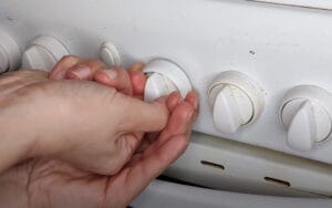 Това ще разтопи мръсотията и старата мазнина от копчетата на печката: Сипва се направо от кутията! (СЪВЕТИ от читателки) 55 471162227 1007347511428077 97345359680298664 n