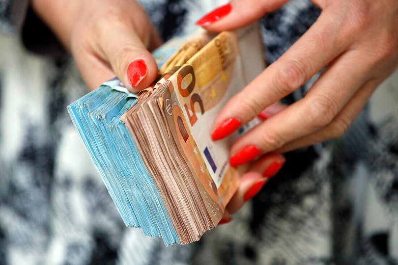 6 зодии, които ще увеличат доходите си през март 2026 година- 3 642291991 906439638798602 9064770508732556754 n