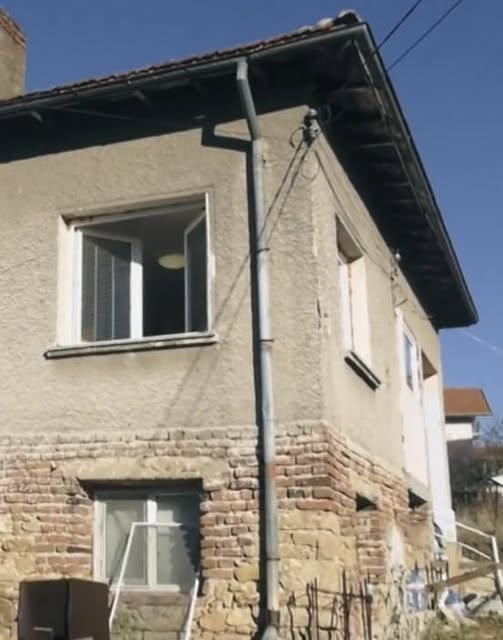 Единствената къща която Бригада нов дом отказа да ремонтира, ето защо: Вижте повече 👇👇 👇 3 647034385 983265844273462 8983175091474279942 n