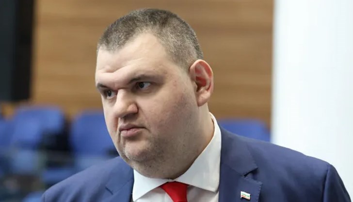 Ето я дъщерята на Делян Пеевски! Снимки на 20-годишната Ирен-Софи предизвикаха огромен скандал 3 7 12