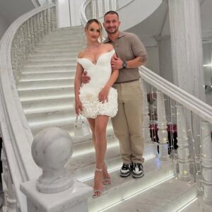 Всички мъже завидяха на Събков след тези ГОРЕЩИ КАДРИ с Деси Трифонова - показа изваяна фигура по изрязан бански 😍 Вижте ги - в коментар 👇👇👇 48 723654413 994997033276195 4589644107322257444 n