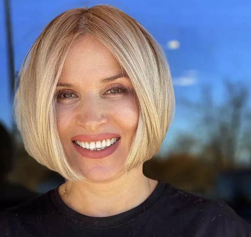 Ето кои са най-модерните и актуални ПРИЧЕСКИ за жени над 50 години 💇♀️ 12 snimok ekrana 2024 04 12 v 13.24.20