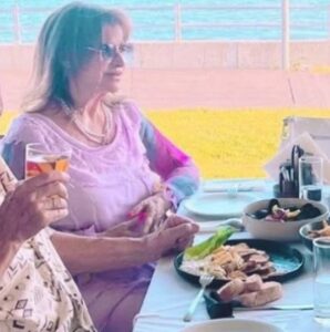 Мими Иванова показа внучката и дъщеря си на морето за имения си ден-Снимка в първия коментар 10 775260333 1673837367048334 2429765726488849276 n